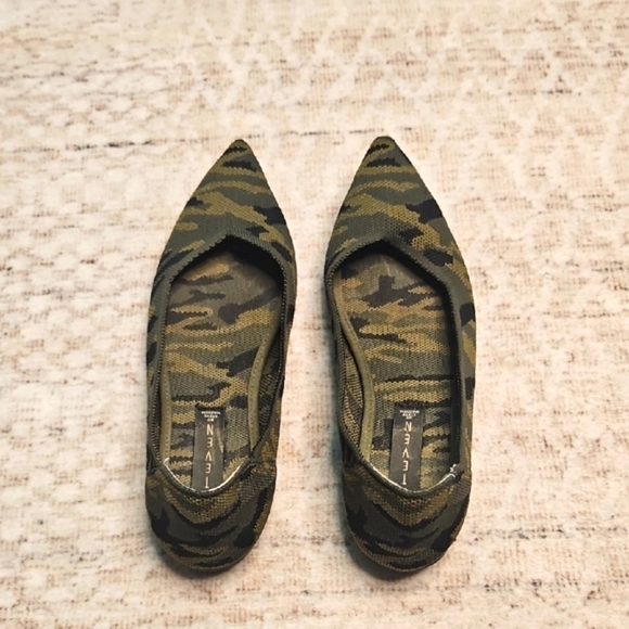 Steven By Steve Madden Reed Knit Camouflage Pointed Toe Flats - Picture 4 of 6